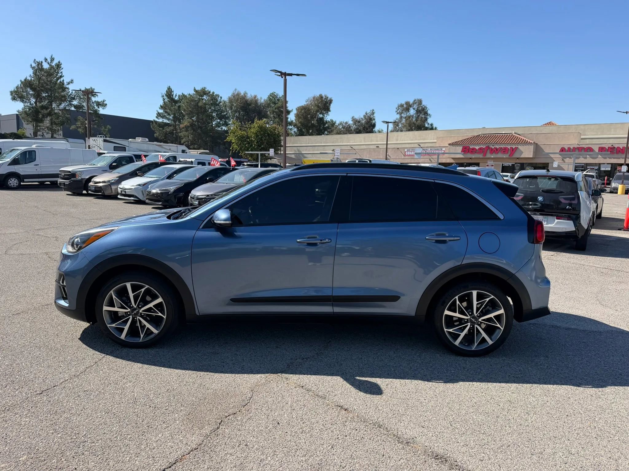 Used 2022 Kia Niro Touring Special Edition FWD image 6