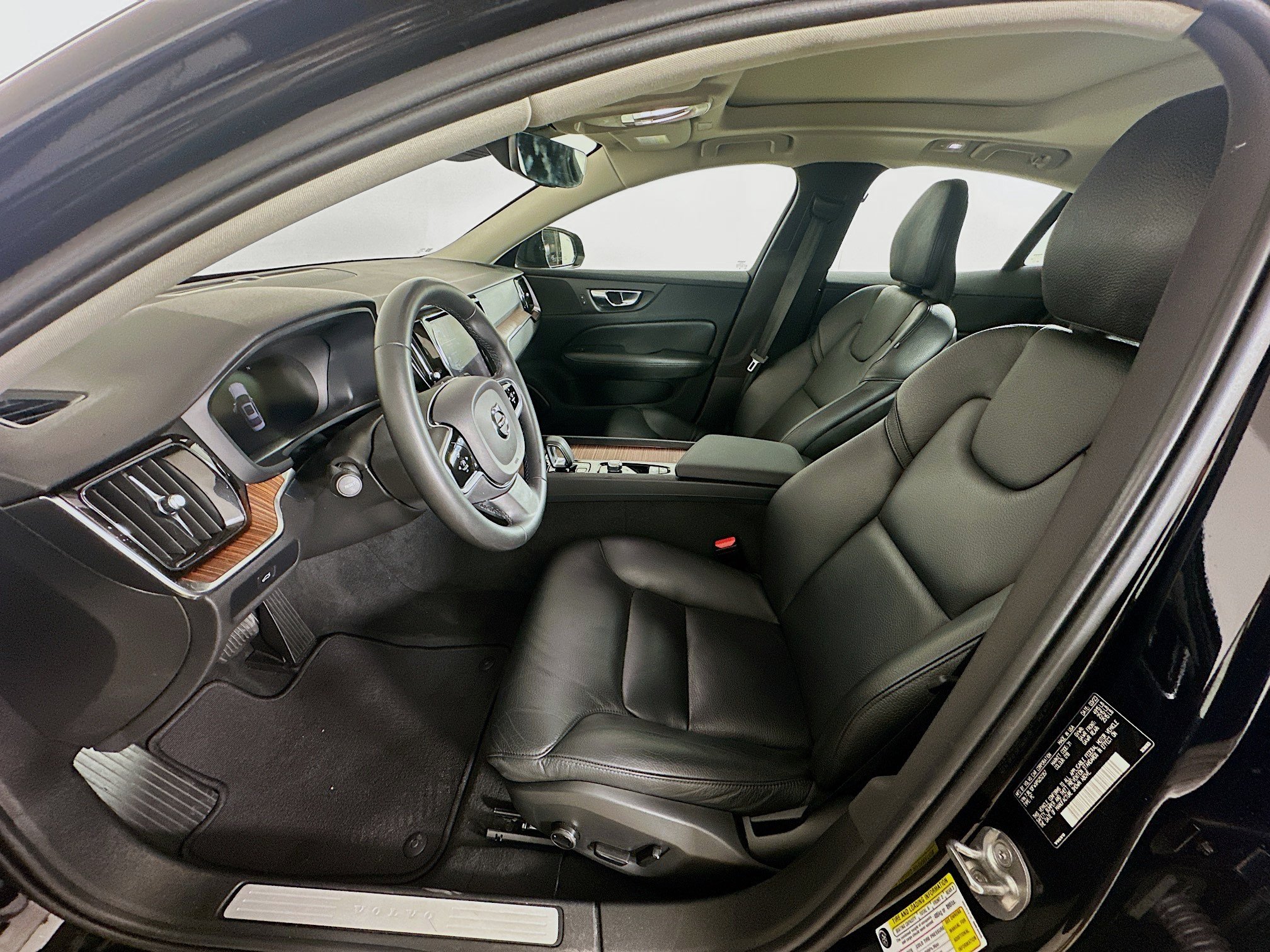 Used 2023 Volvo S60 B5 Plus FWD image 13