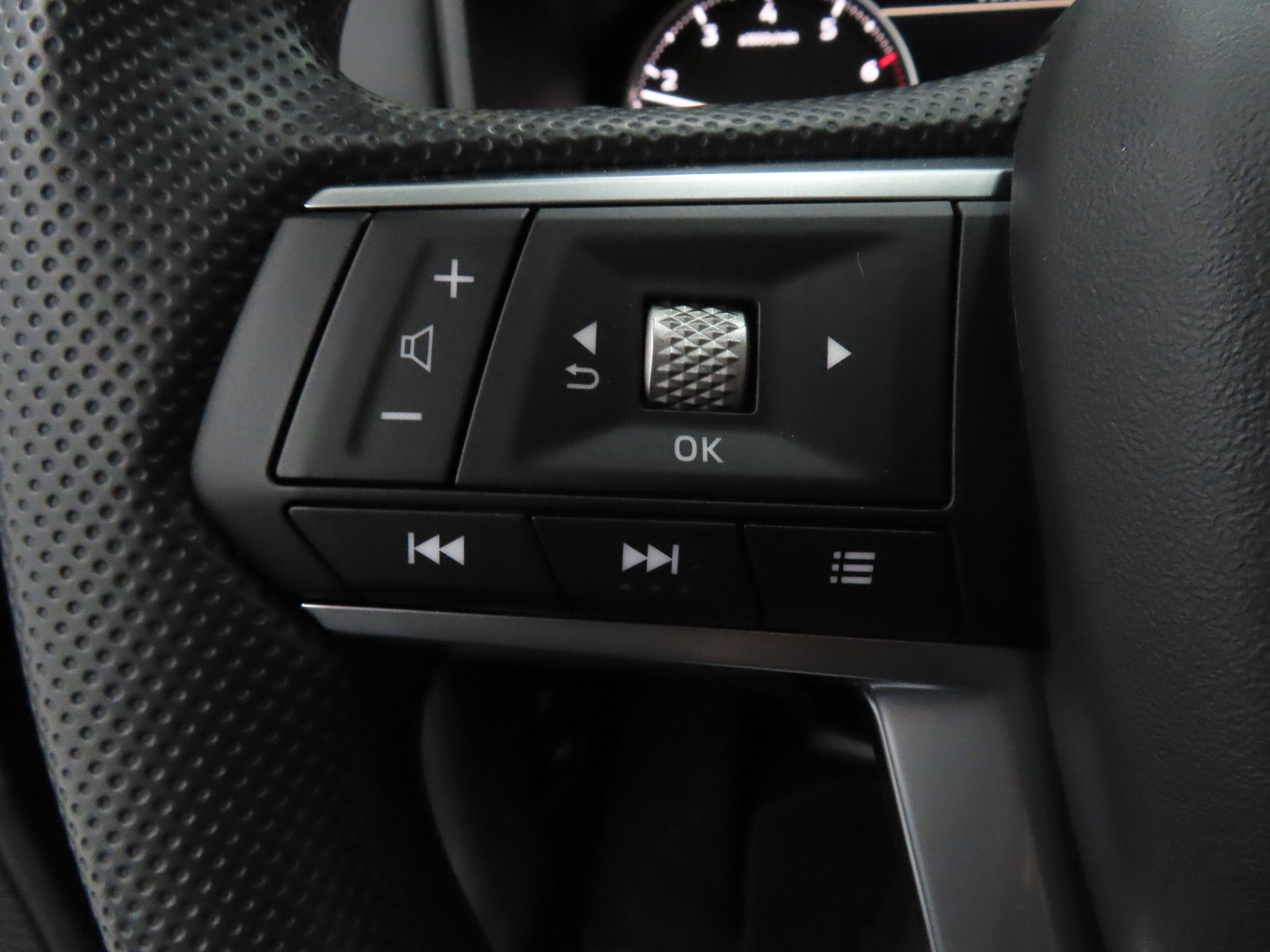 New 2026 Mitsubishi Outlander ES image 11