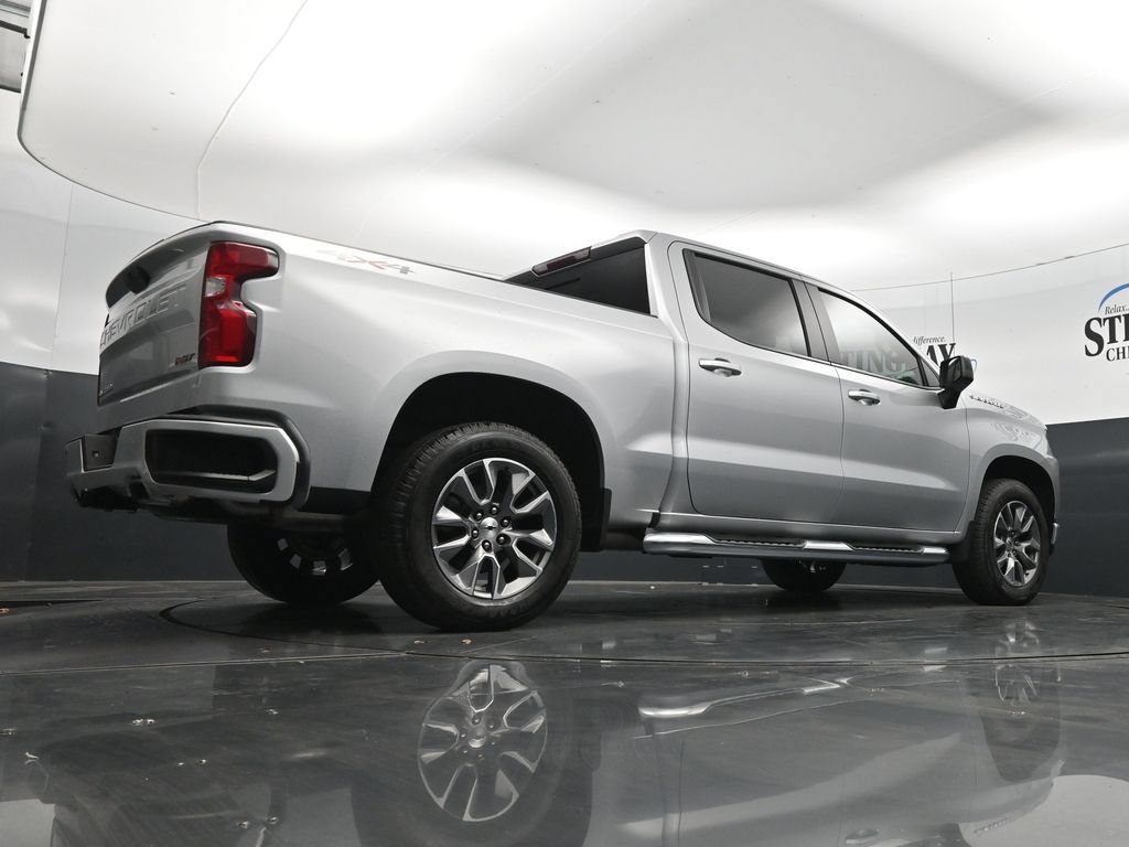 Used 2021 Chevrolet Silverado 1500 RST w/ Convenience Package II AWD/4WD image 32