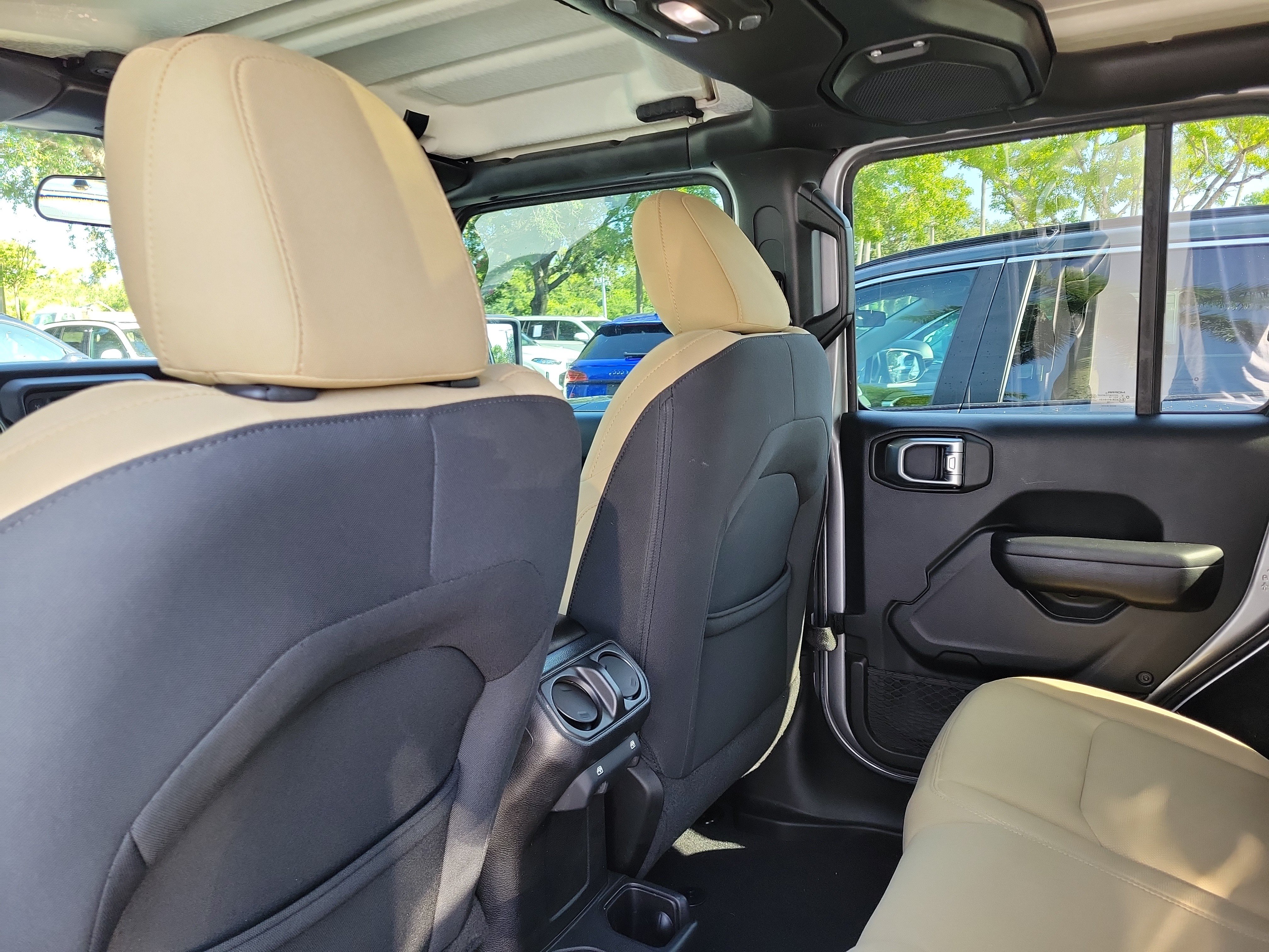 Used 2018 Jeep Wrangler Unlimited Sport S AWD/4WD image 9