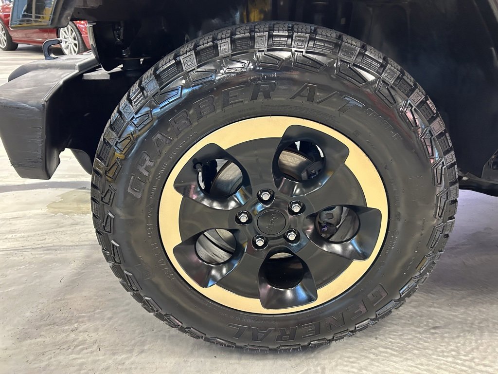 Used 2014 Jeep Wrangler Unlimited Sahara image 17