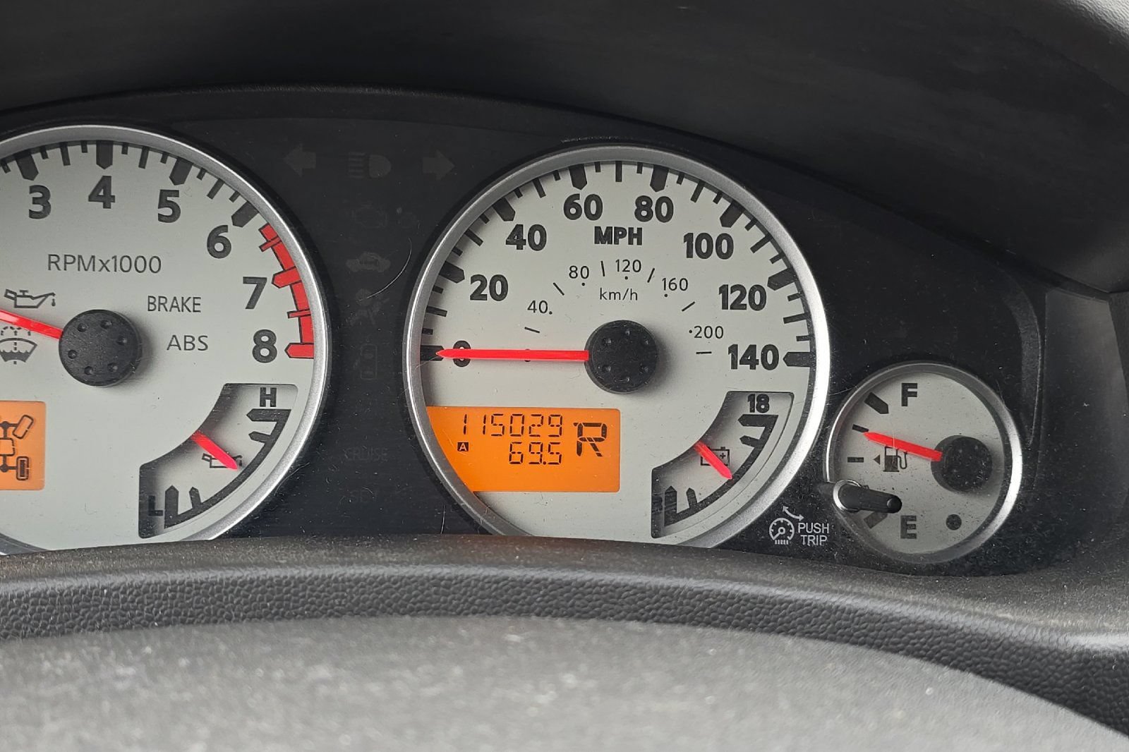 Used 2012 Nissan Xterra PRO-4X w/ Pro-4x Leather Pkg AWD/4WD image 10