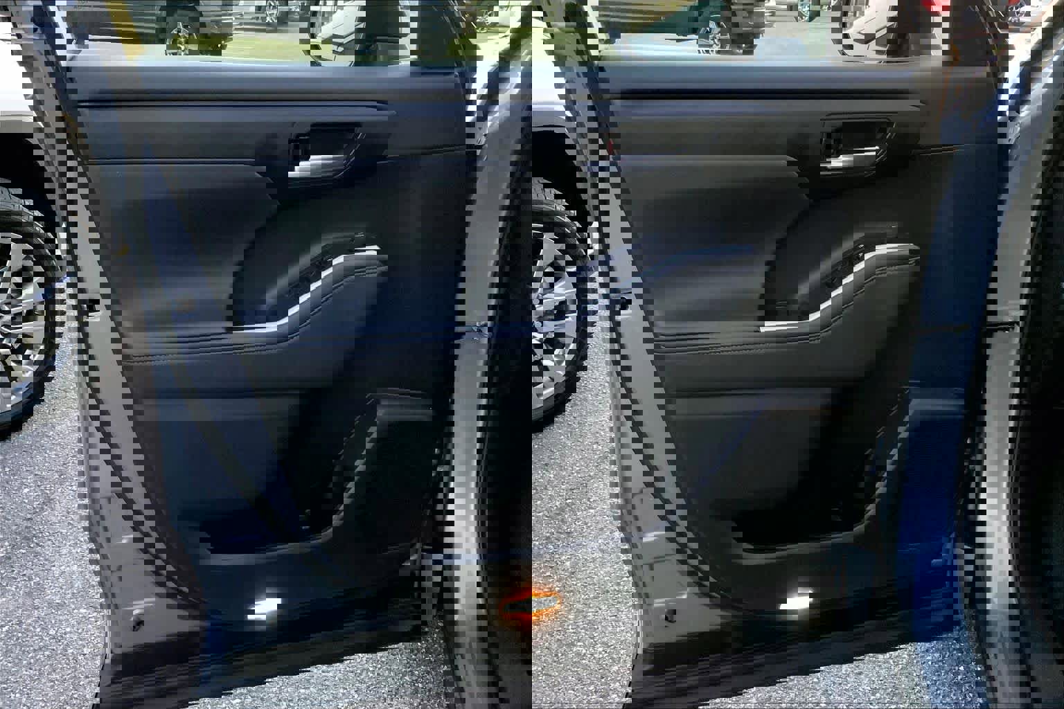 Used 2023 Toyota Highlander XLE image 21