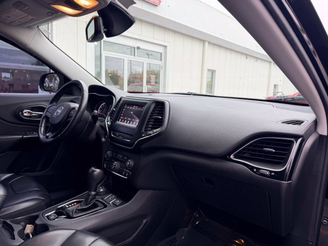 Used 2020 Jeep Cherokee Latitude Plus AWD/4WD image 12