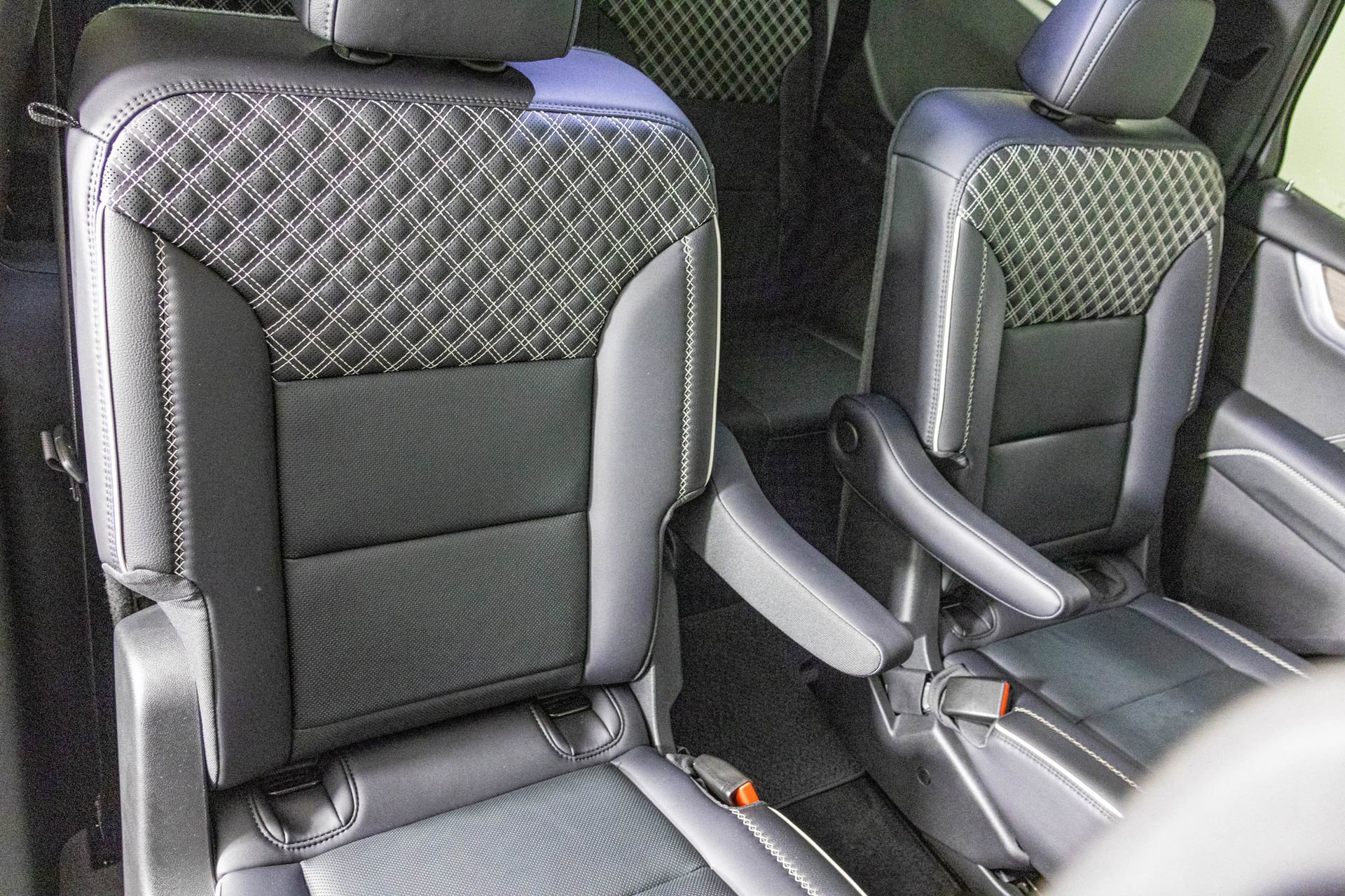 Used 2024 GMC Acadia Denali image 40