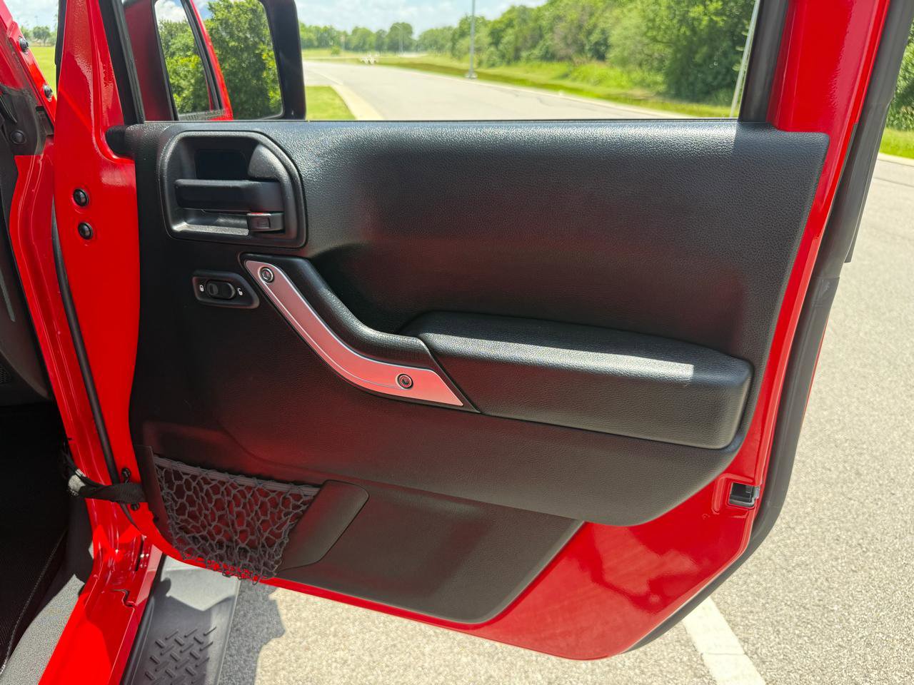 Used 2015 Jeep Wrangler Sahara w/ Trailer Tow Group AWD/4WD image 19