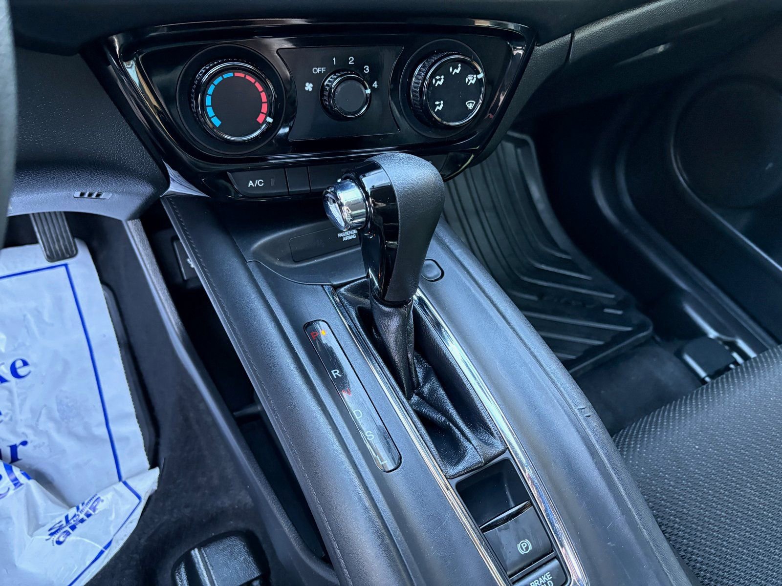 Used 2016 Honda HR-V LX image 33