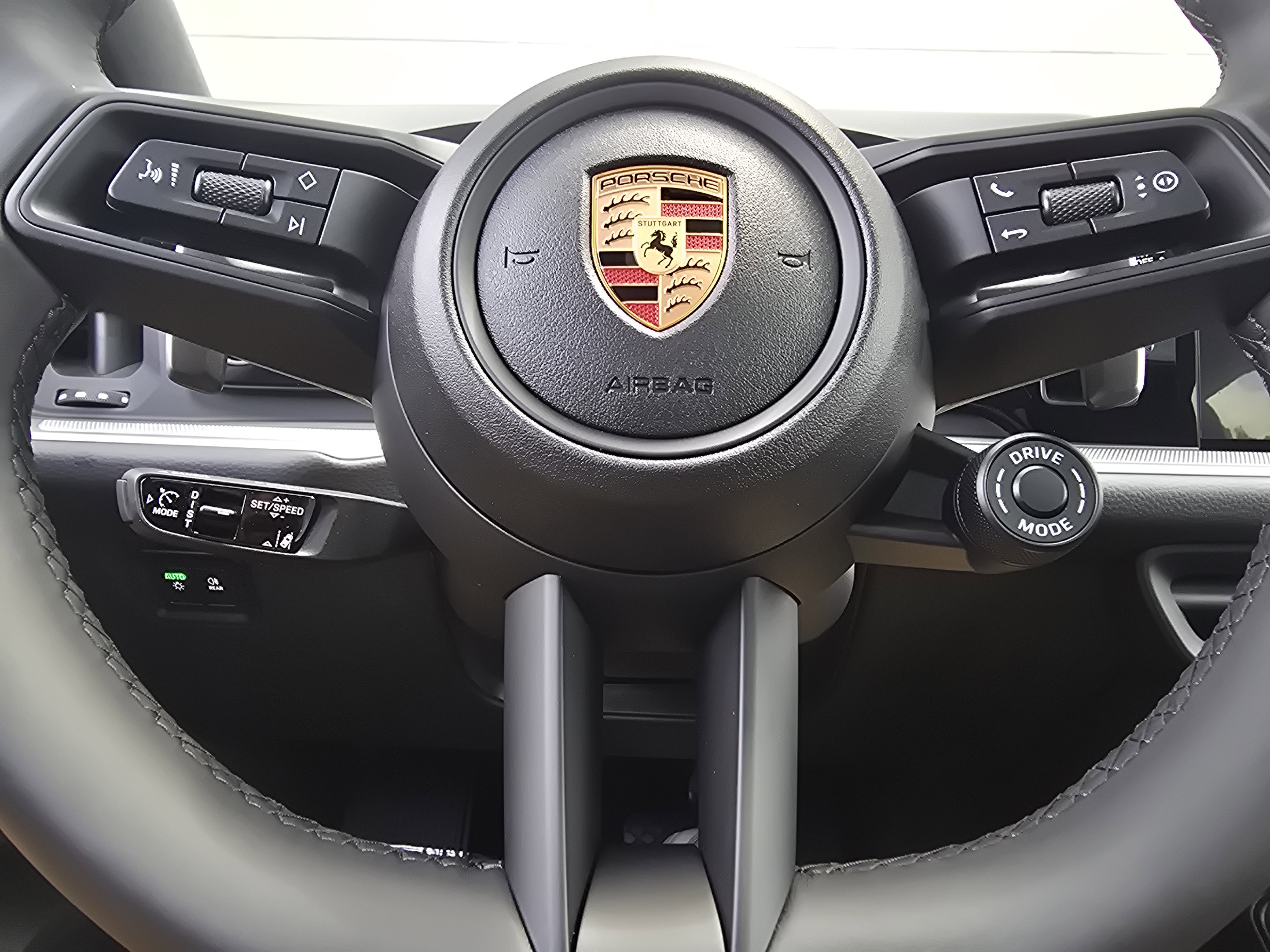 New 2025 Porsche Cayenne E-Hybrid image 27