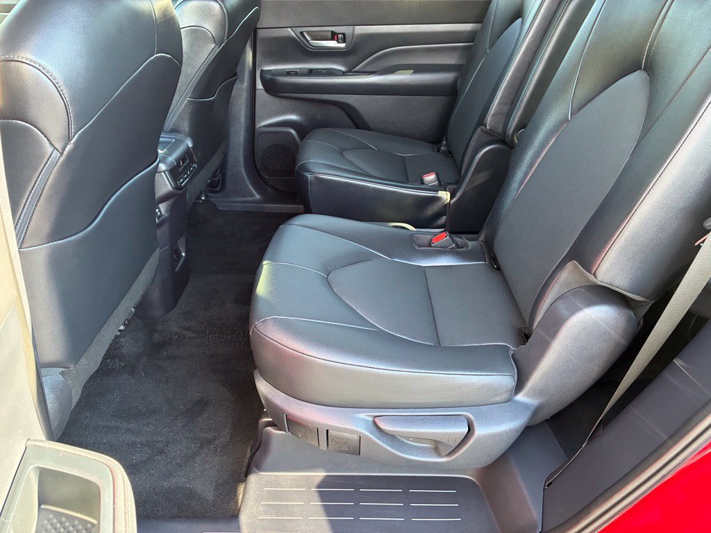Used 2024 Toyota Grand Highlander AWD image 29
