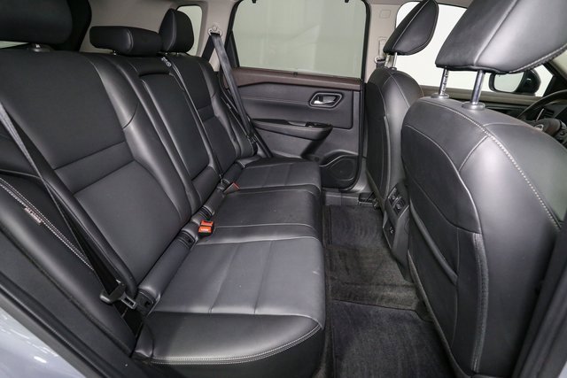Used 2023 Nissan Rogue SV w/ SV Premium Package image 19