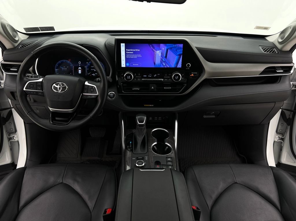 Used 2023 Toyota Highlander Limited image 22