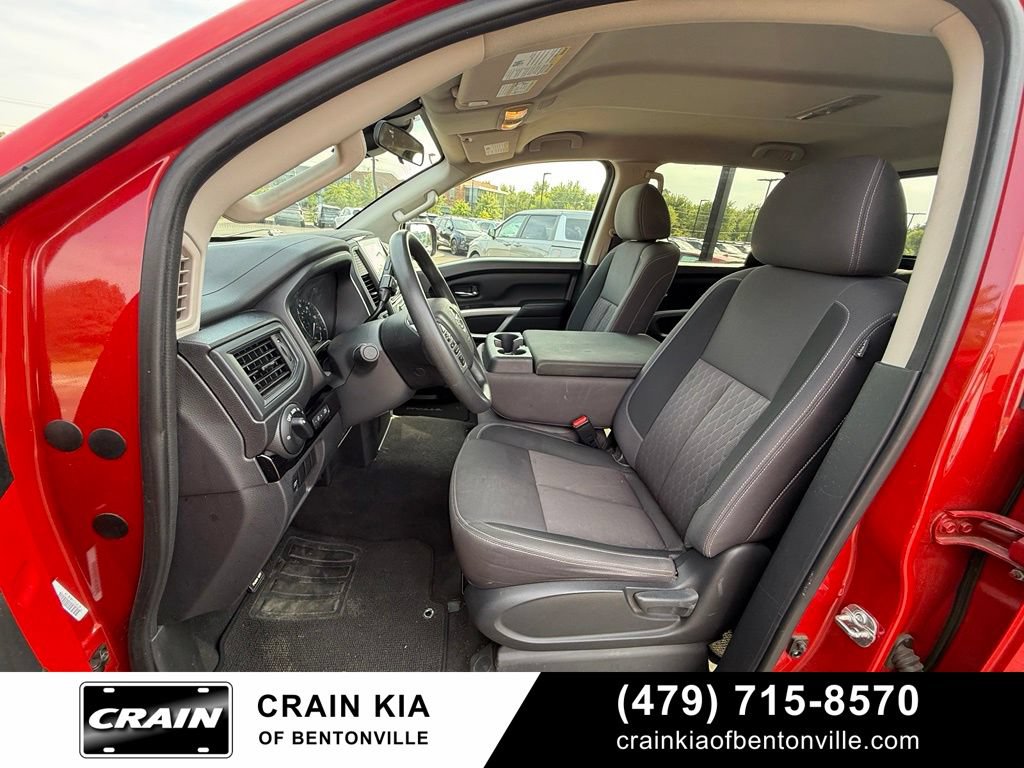 Used 2022 Nissan Titan SV AWD/4WD image 19
