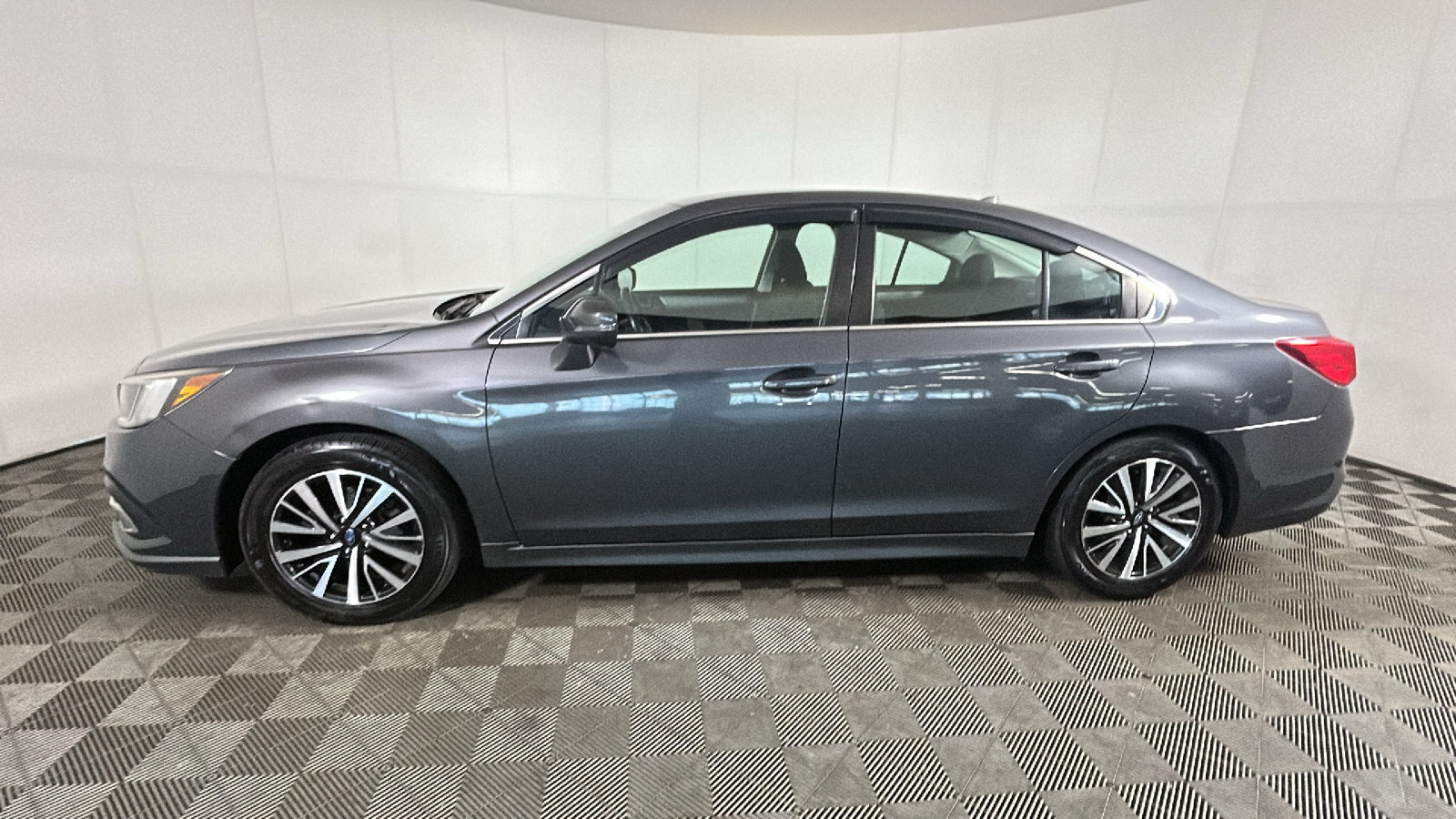 Used 2018 Subaru Legacy 2.5i Premium w/ Eyesight & BSD & Rcta & HBA AWD/4WD image 6