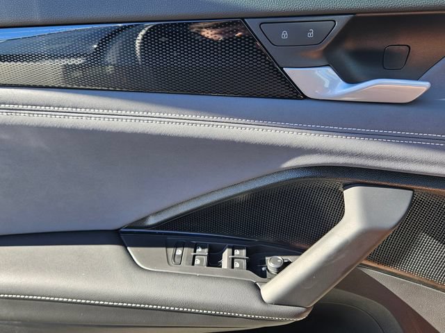 New 2026 Volkswagen Tiguan SE R-Line FWD image 28