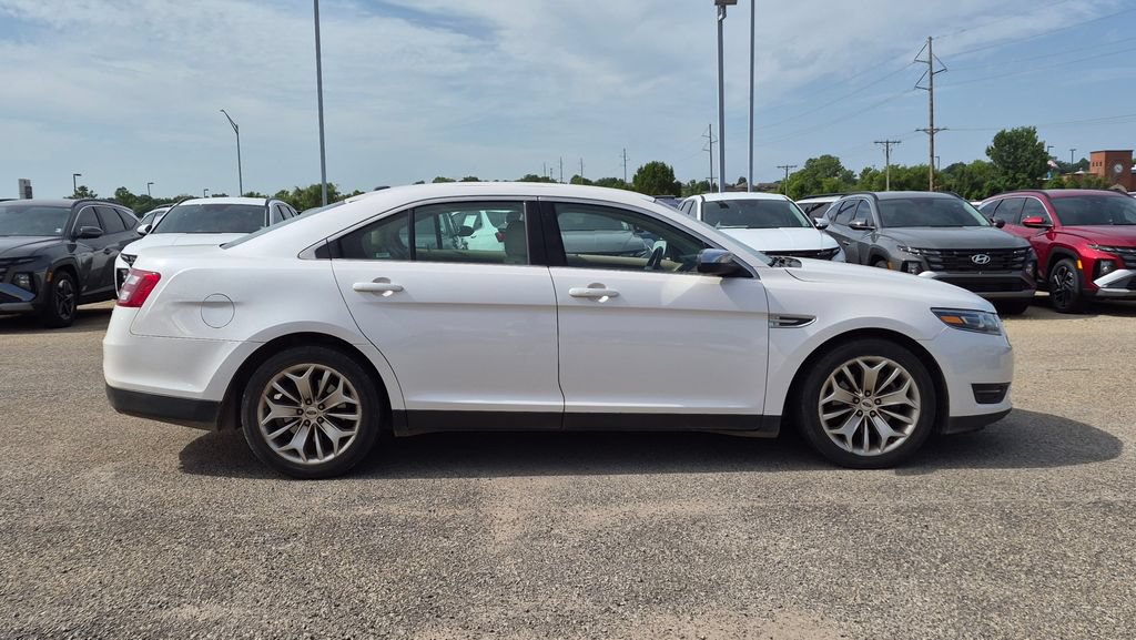 Used 2017 Ford Taurus Limited FWD image 2