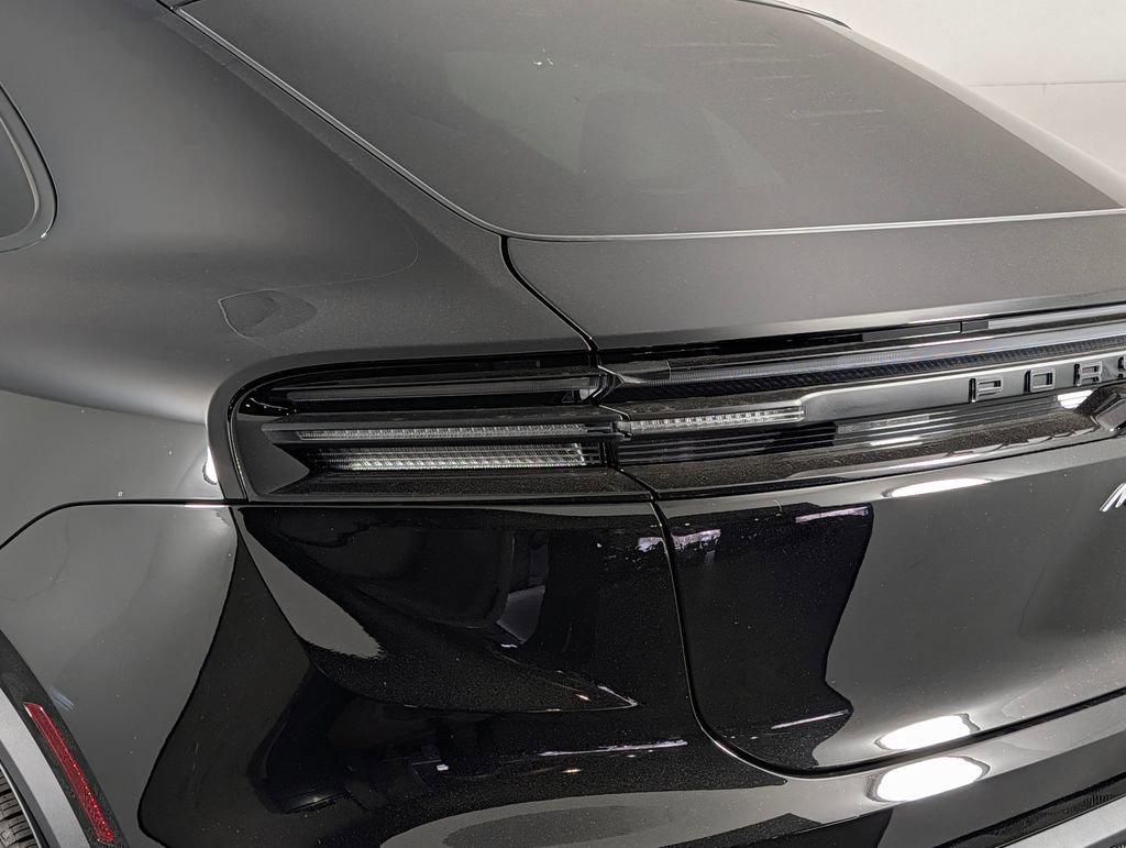 New 2026 Porsche Macan 4 Electric image 16