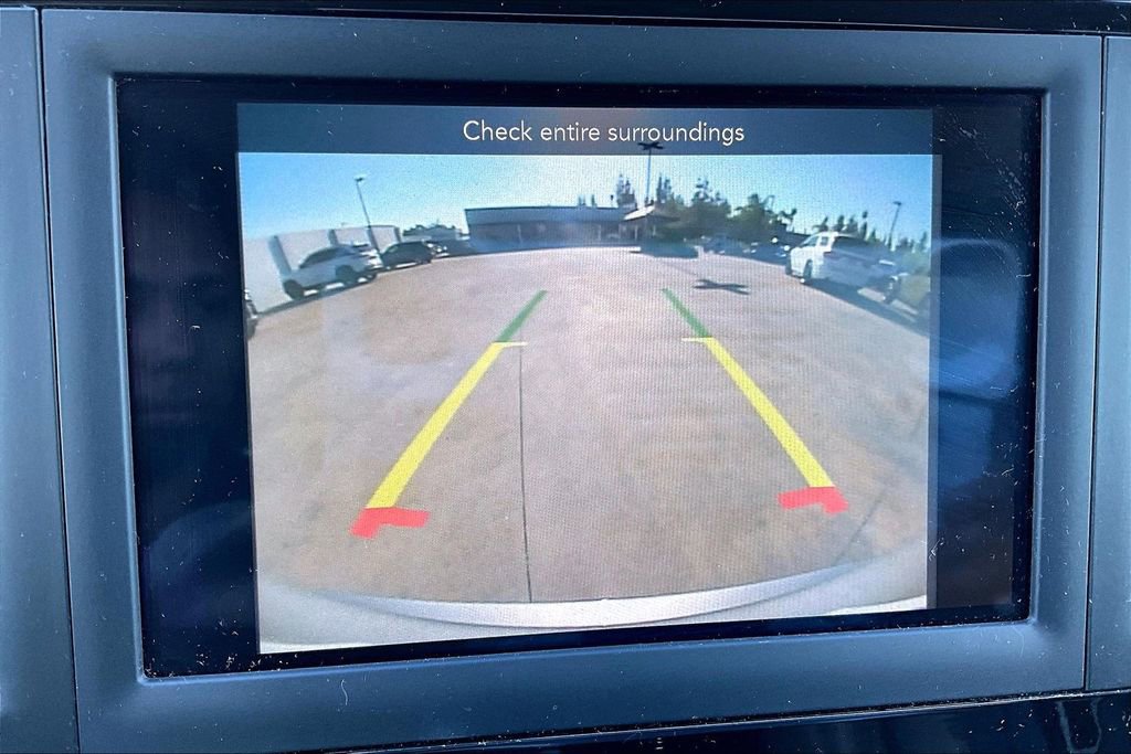 Used 2018 Chrysler Pacifica Touring-L image 26