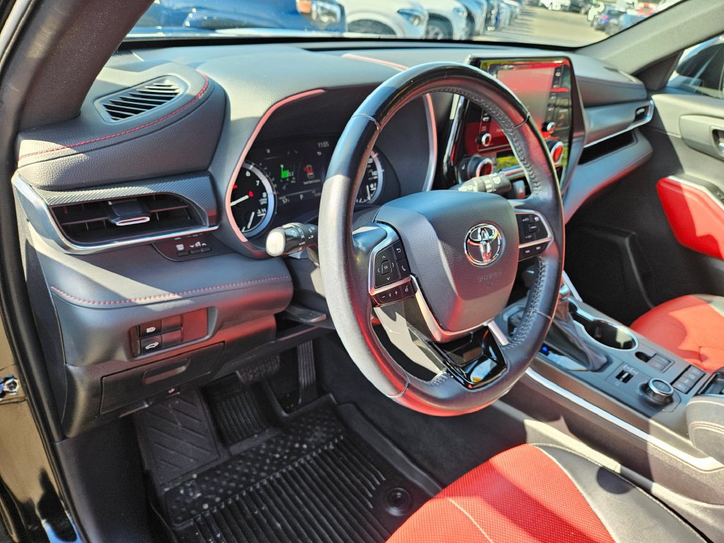 Used 2021 Toyota Highlander XSE AWD/4WD image 21