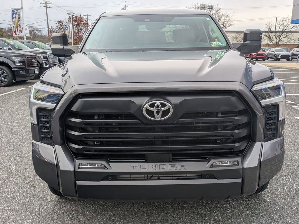 Used 2022 Toyota Tundra SR5 w/ SR5 Convenience Package image 2