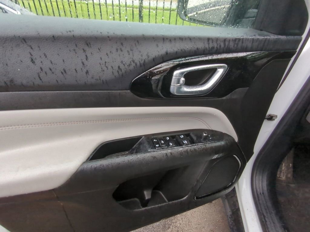 Used 2025 Jeep Compass Limited AWD/4WD image 8