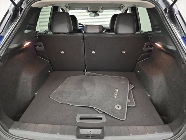 Certified 2025 Nissan Kicks SR image 9
