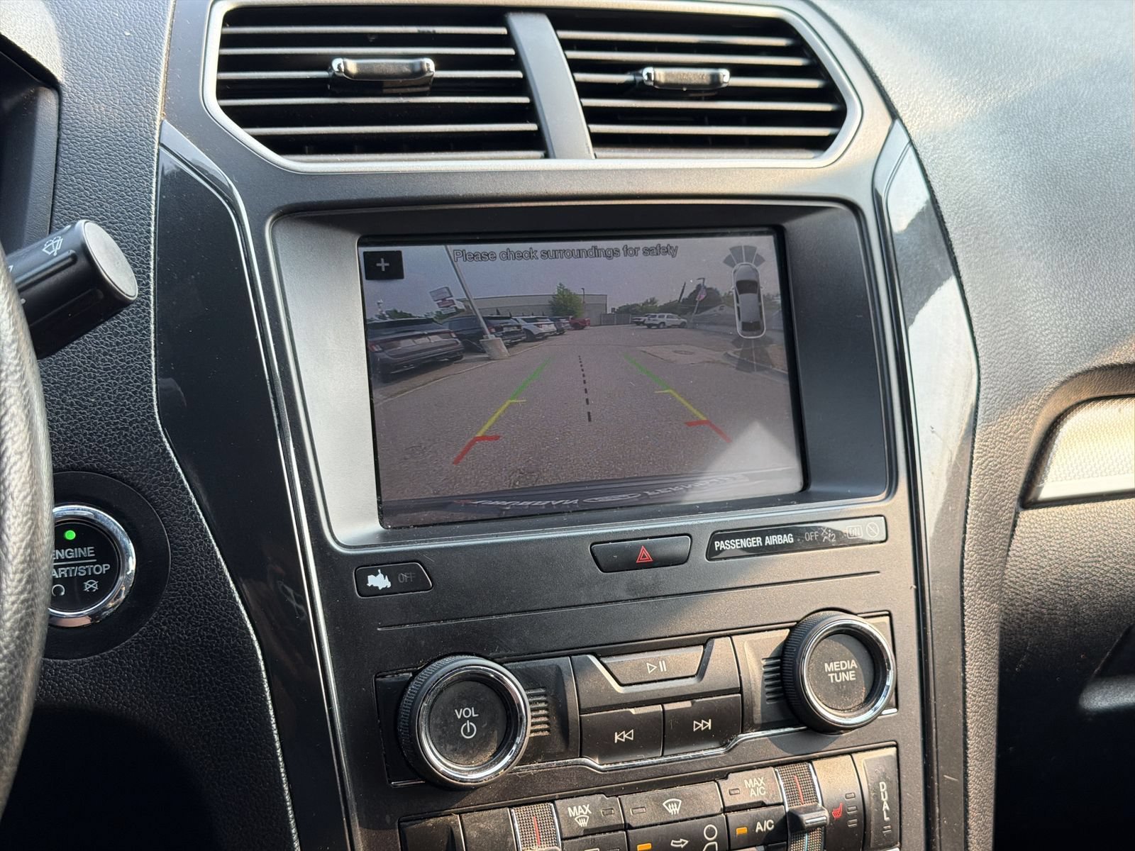Used 2019 Ford Explorer XLT w/ Equipment Group 202A FWD image 29