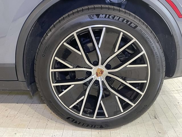 Certified 2026 Porsche Macan 4 Electric AWD/4WD image 13