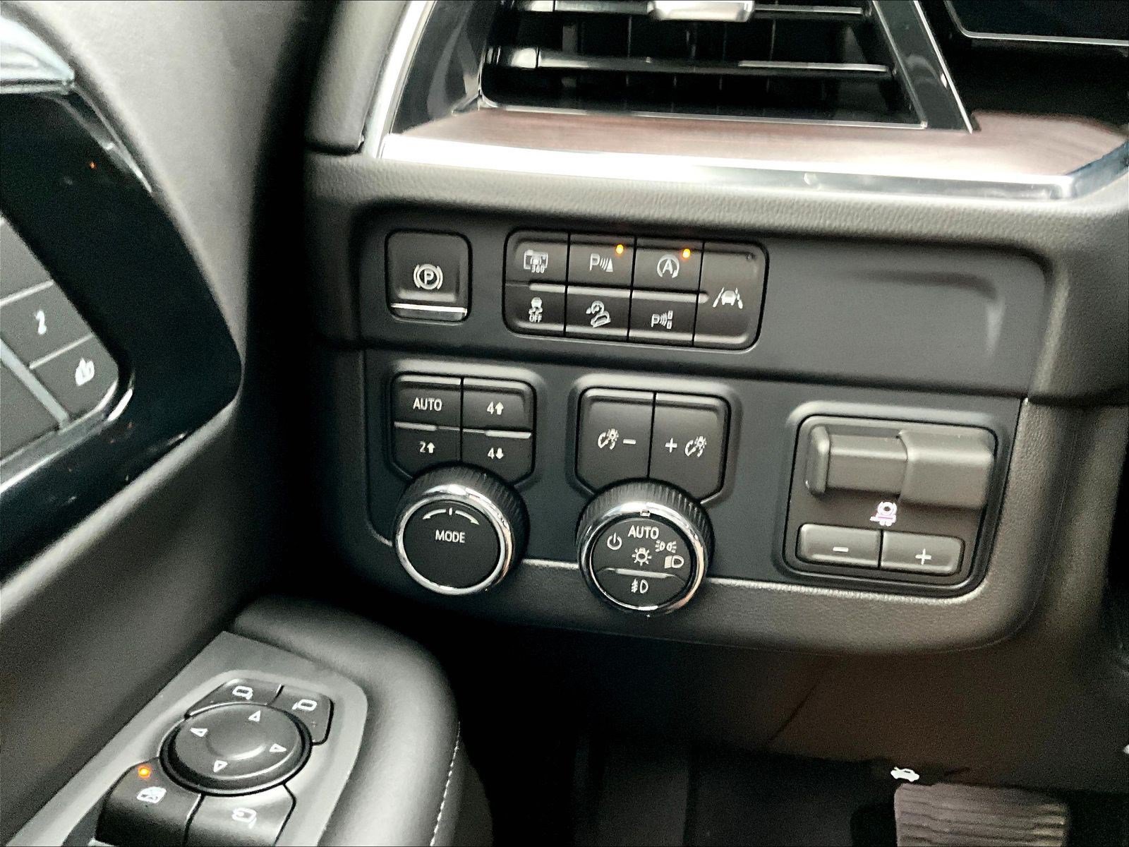 Used 2026 Chevrolet Tahoe Z71 w/ Comfort Package AWD/4WD image 37