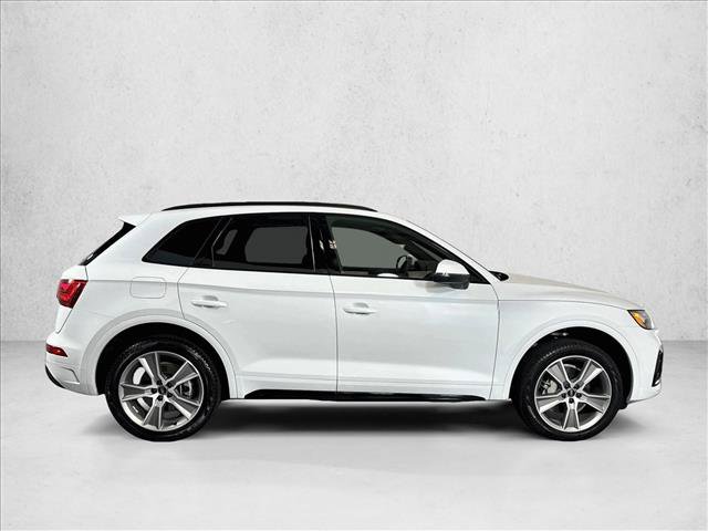 Used 2025 Audi Q5 2.0T Premium w/ Convenience Plus Package AWD/4WD image 4