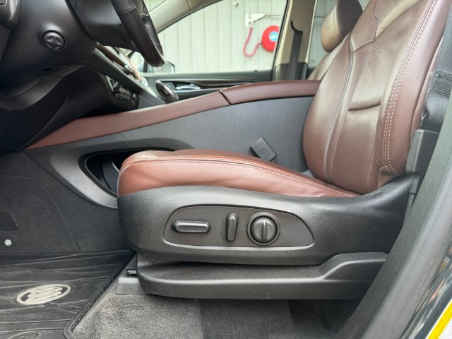 Used 2018 Buick Enclave Avenir w/ Avenir Technology Package AWD/4WD image 25