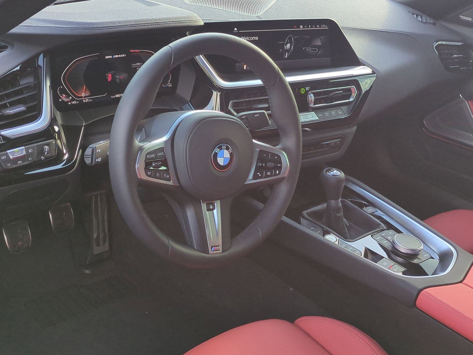 Used 2026 BMW Z4 M40i w/ Shadowloine Package image 30