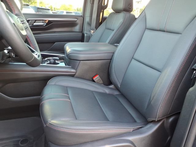 Used 2025 Chevrolet Suburban RST w/ Comfort Package AWD/4WD image 6