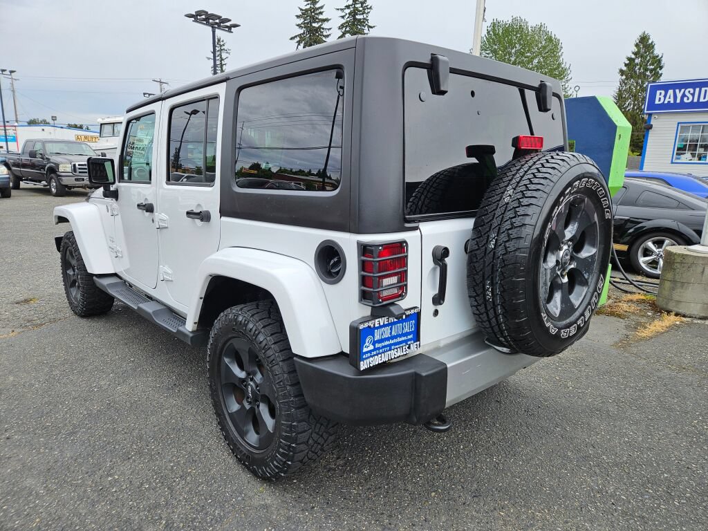 Used 2017 Jeep Wrangler Unlimited Sahara AWD/4WD image 3
