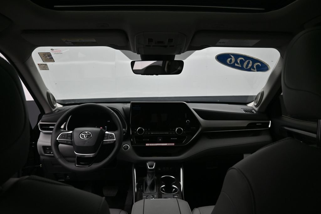 Certified 2026 Toyota Highlander Limited AWD/4WD image 29