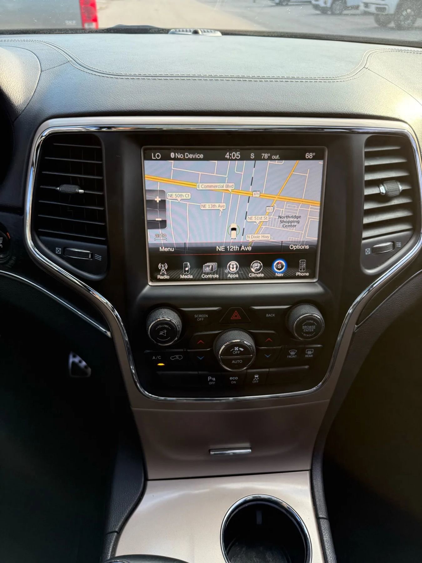 Used 2015 Jeep Grand Cherokee Overland w/ Trailer Tow Group IV image 18