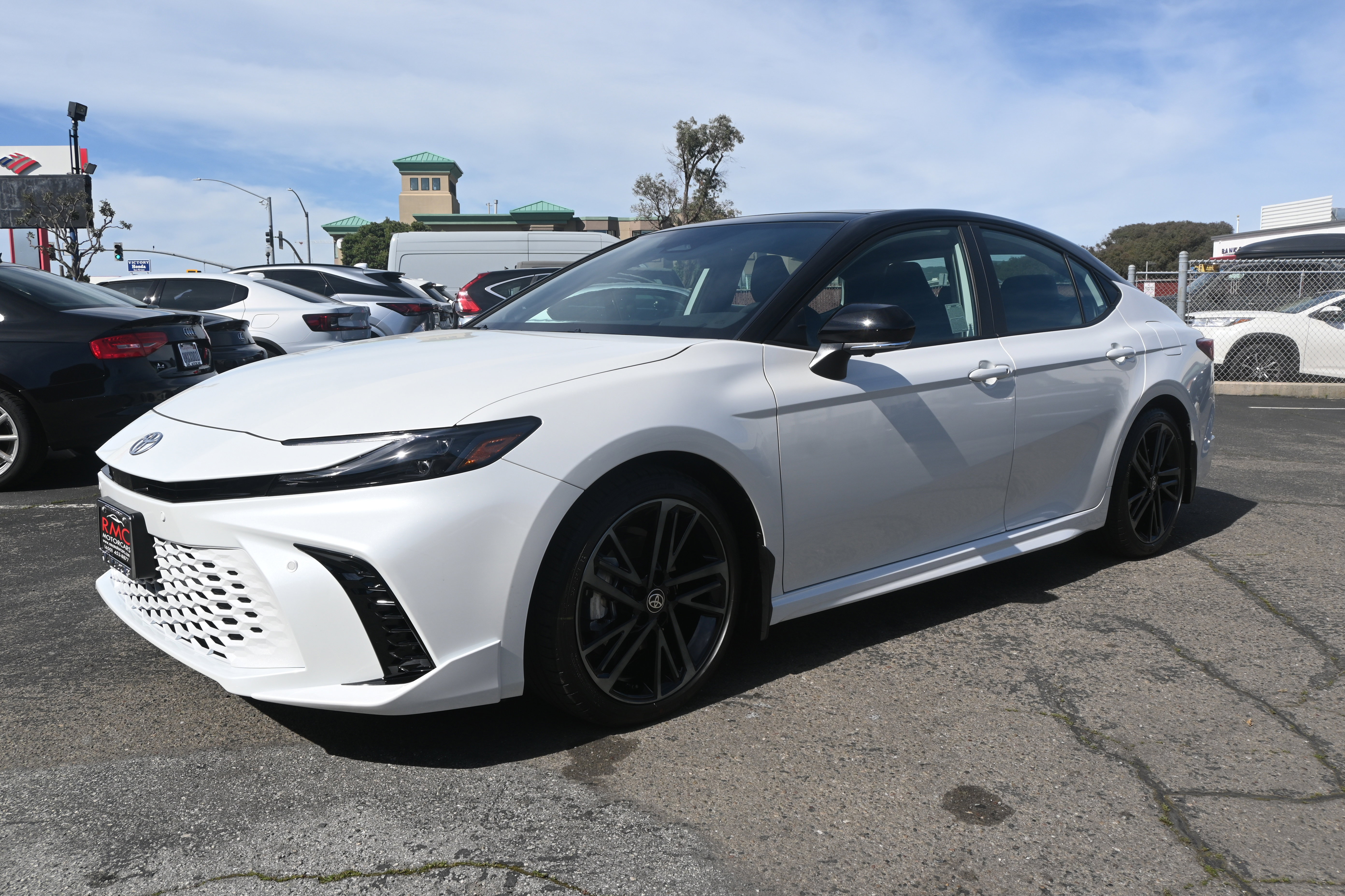 Used 2026 Toyota Camry Hybrid image 12