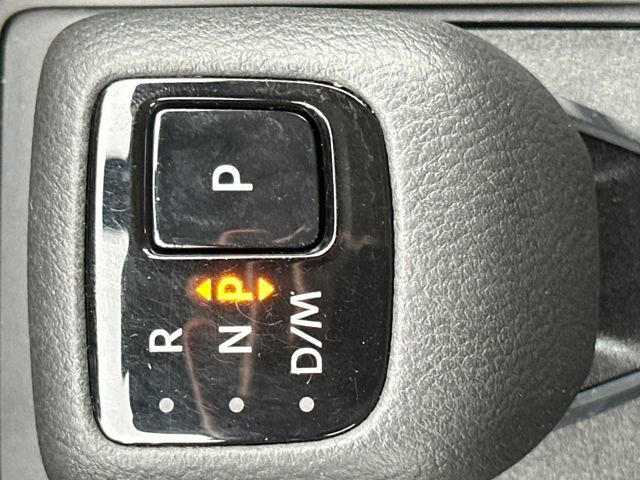 Used 2024 Nissan Pathfinder S image 18