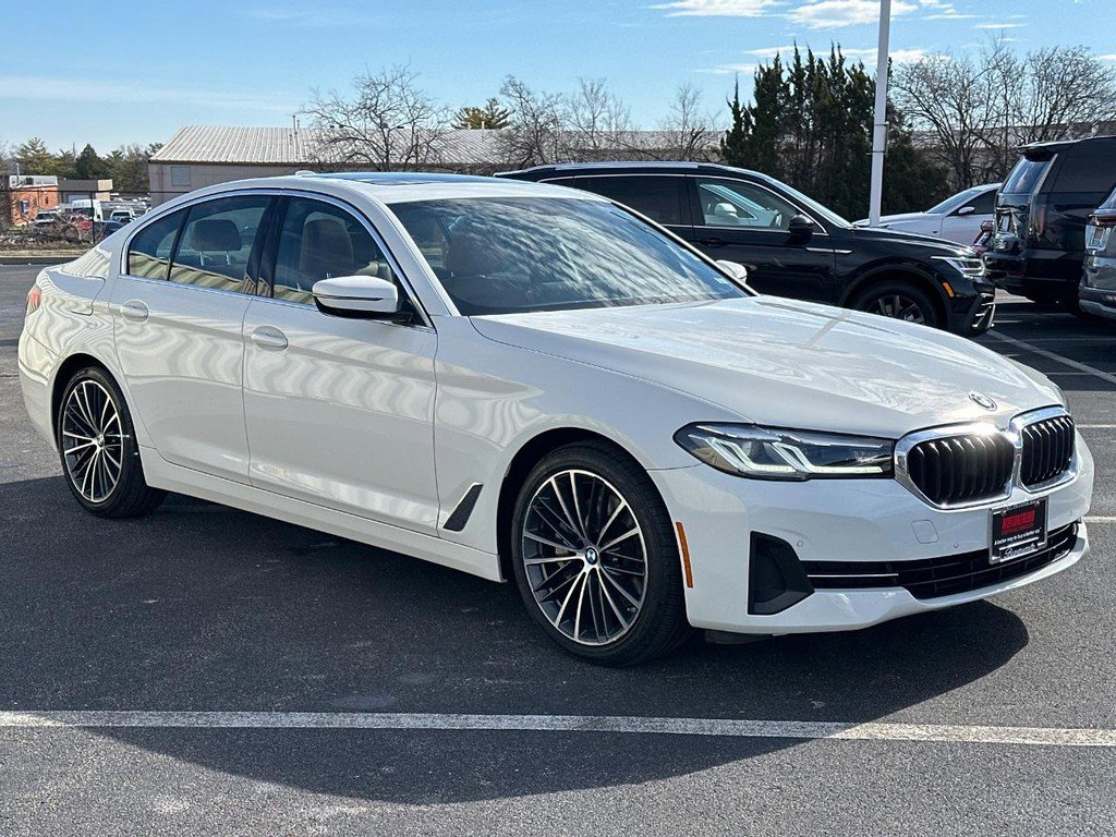Used 2022 BMW 530i xDrive w/ Premium Package image 3