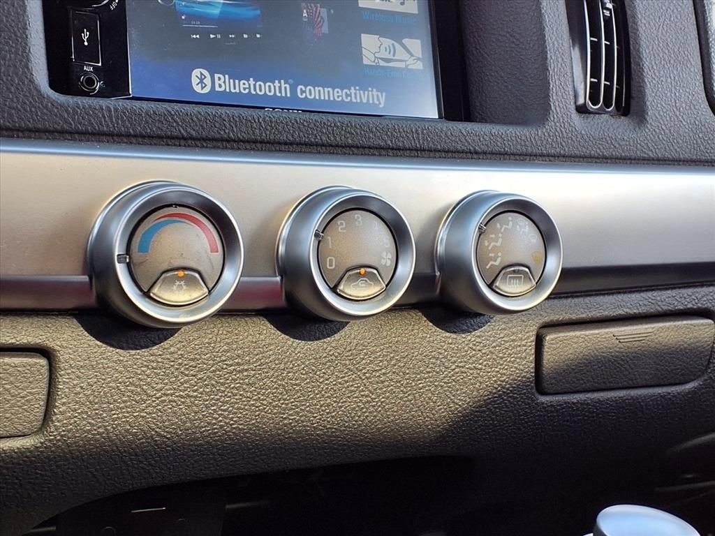 Used 2003 Chevrolet SSR w/ Preferred Equipment Group image 12