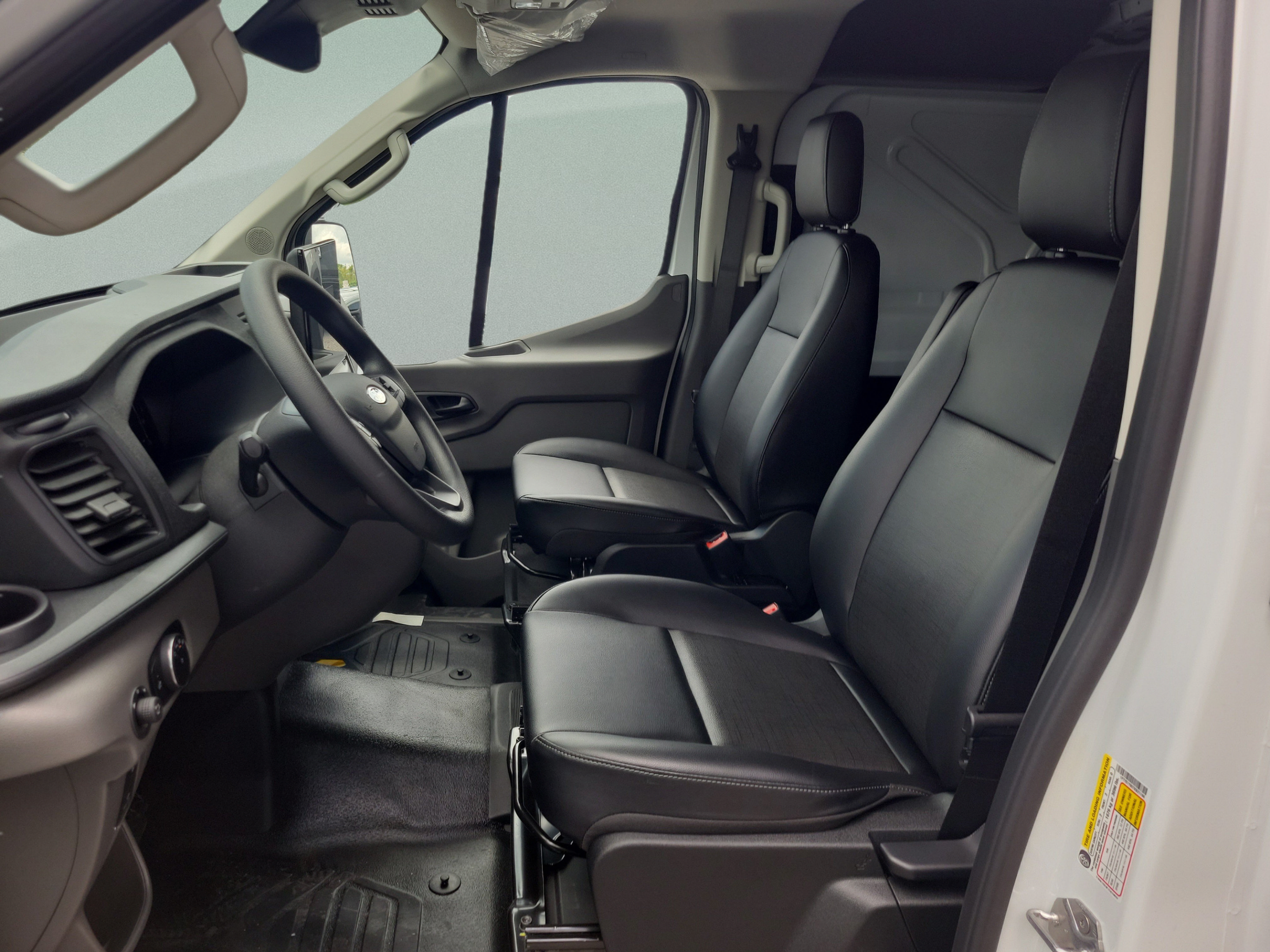 New 2026 Ford Transit 150 Low Roof RWD image 18