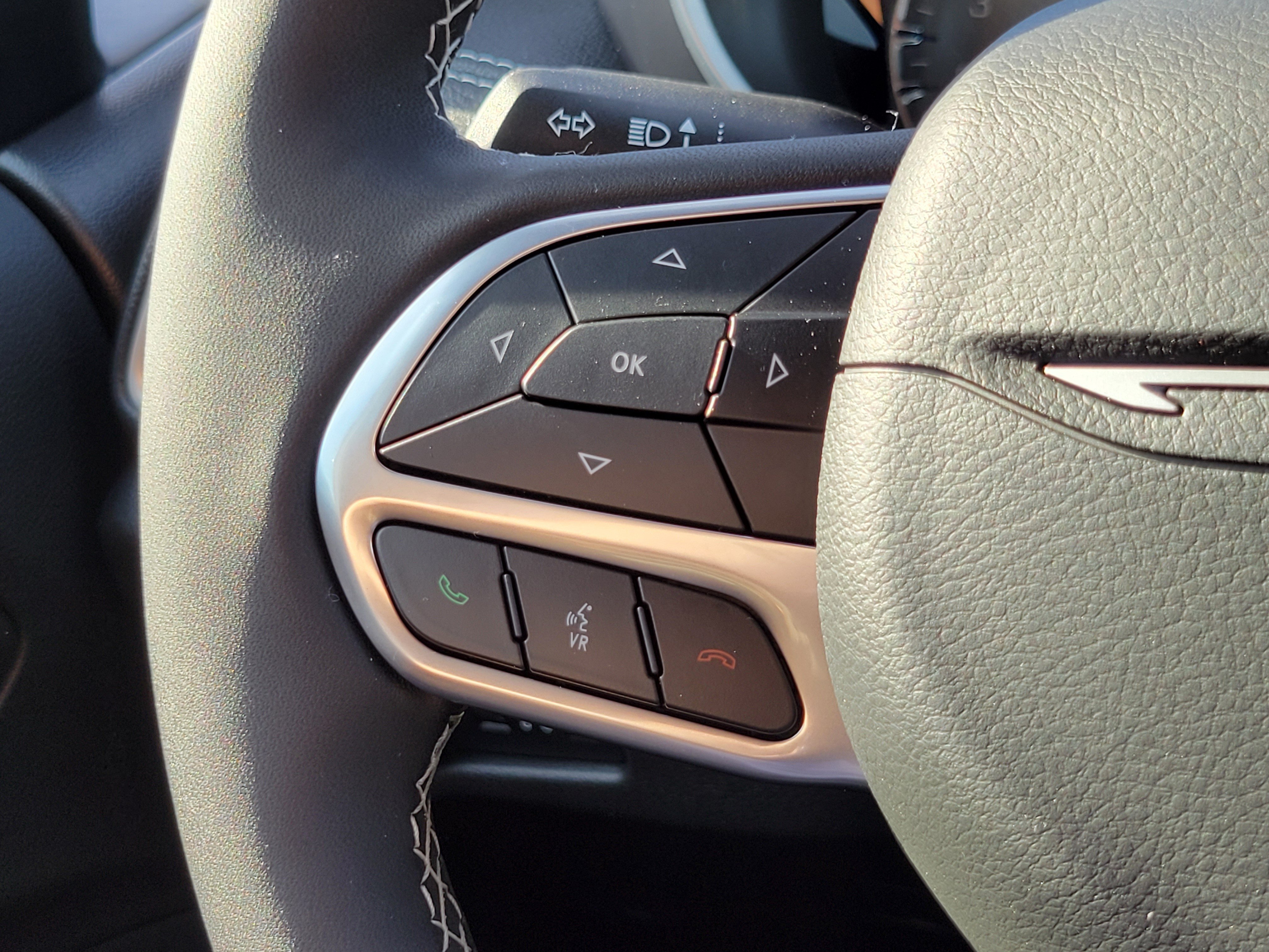 New 2027 Chrysler Pacifica Select FWD image 13