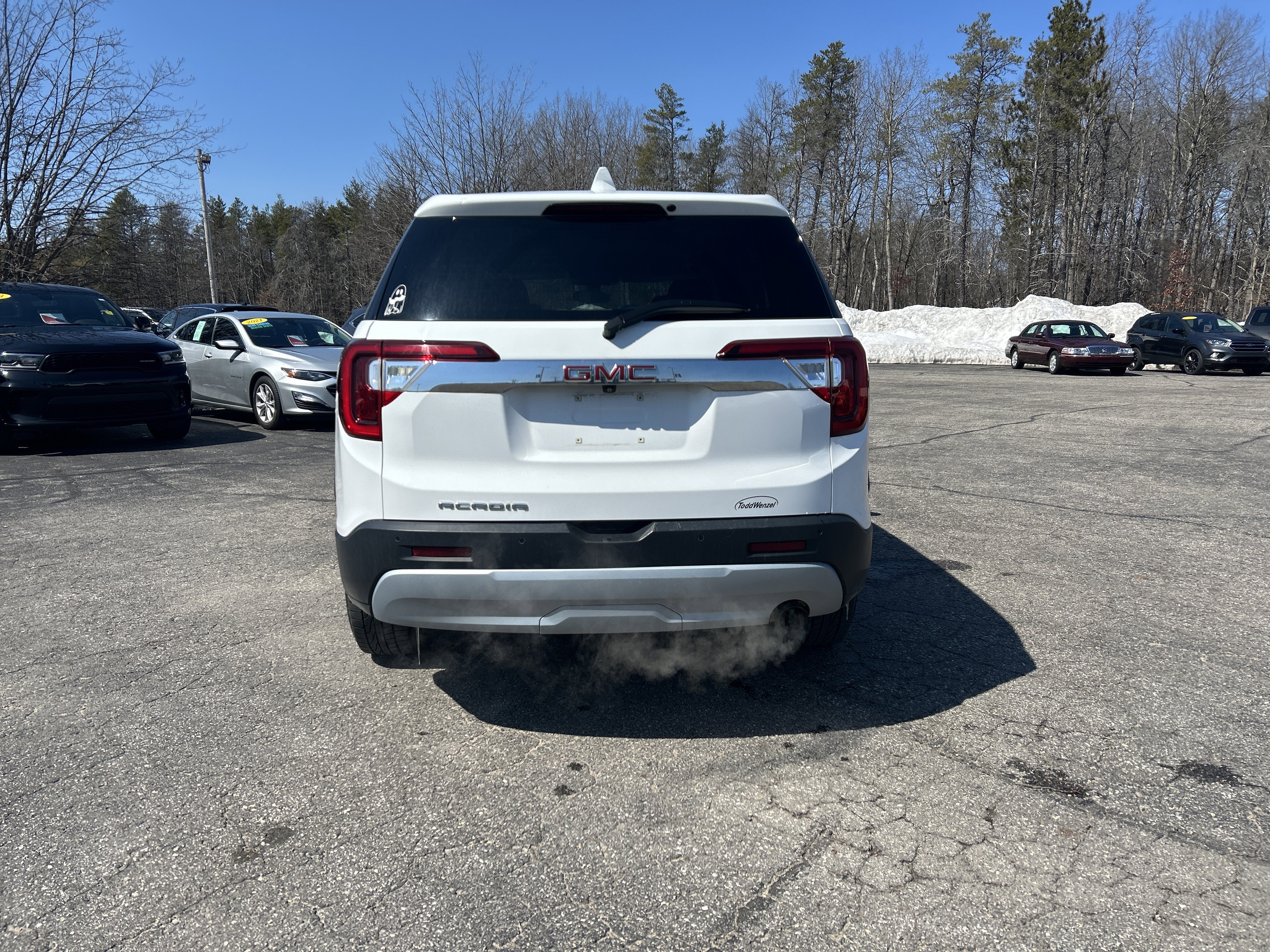 Used 2020 GMC Acadia SLE w/ LPO, Floor Liner Package image 5