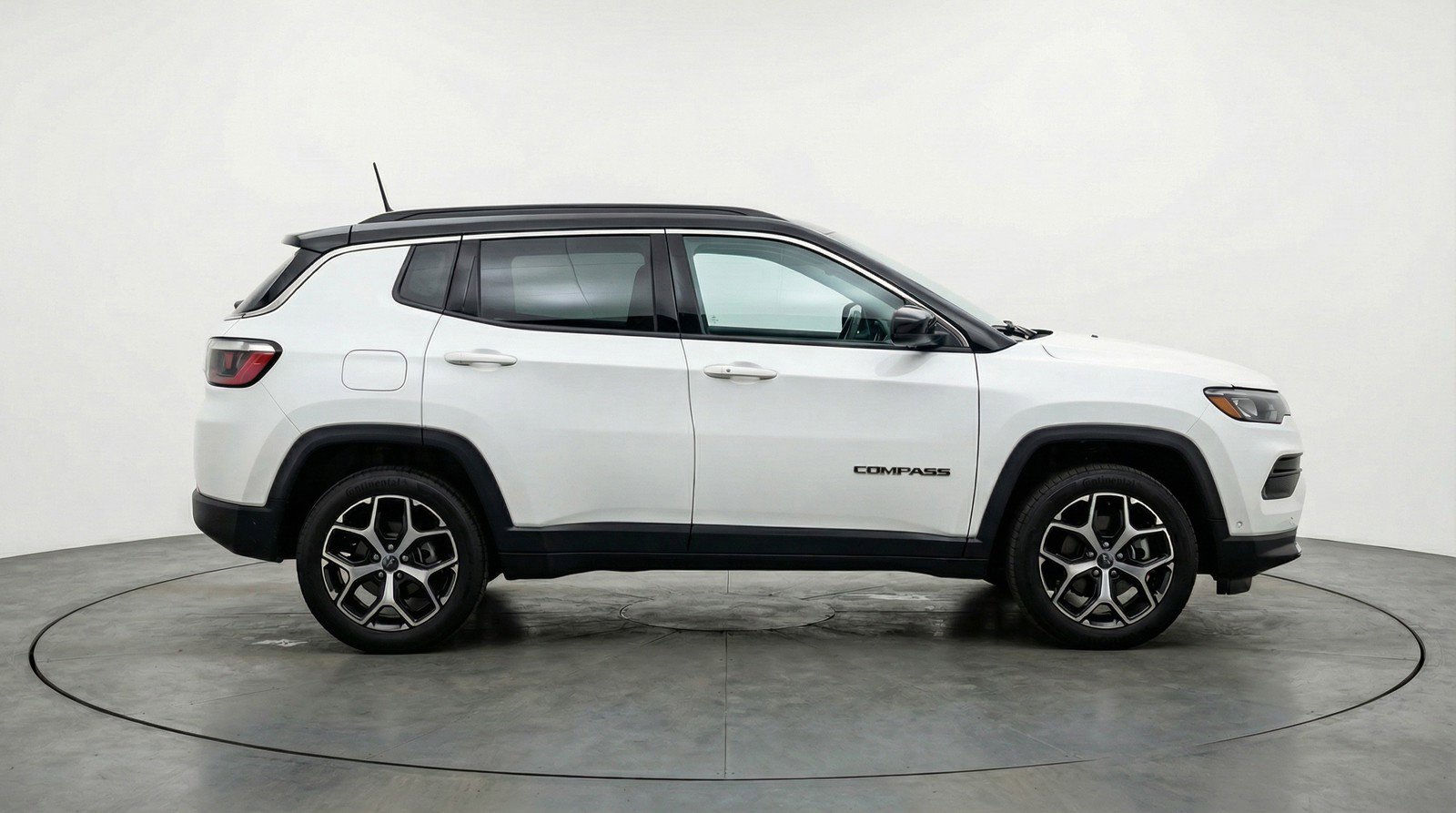 Used 2025 Jeep Compass Limited image 11