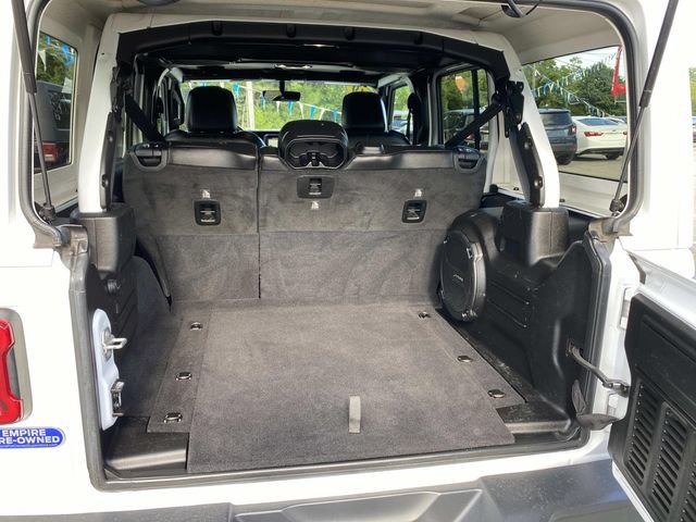 Used 2019 Jeep Wrangler Unlimited Sahara w/ Dual Top Group AWD/4WD image 27