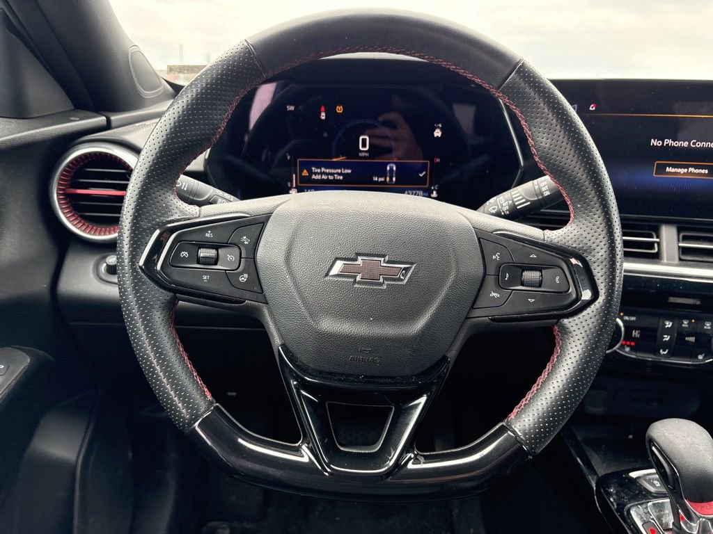 Used 2024 Chevrolet Trax RS w/ Sunroof Package image 19