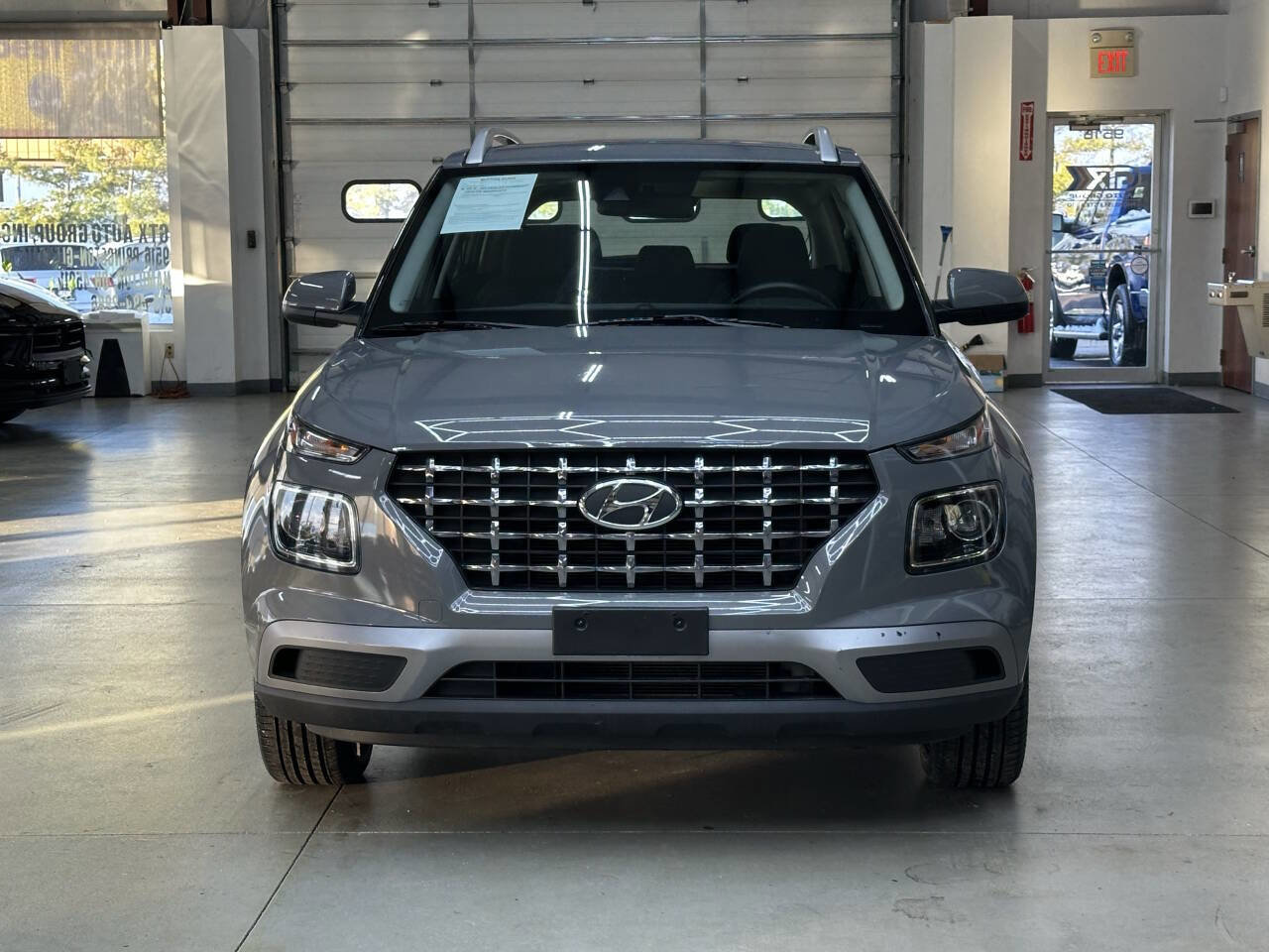 Used 2022 Hyundai Venue SEL w/ Cargo Package image 6