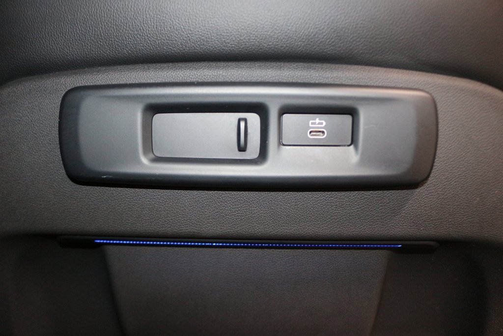 Used 2022 BMW X7 xDrive40i w/ Parking Assistance Package image 21