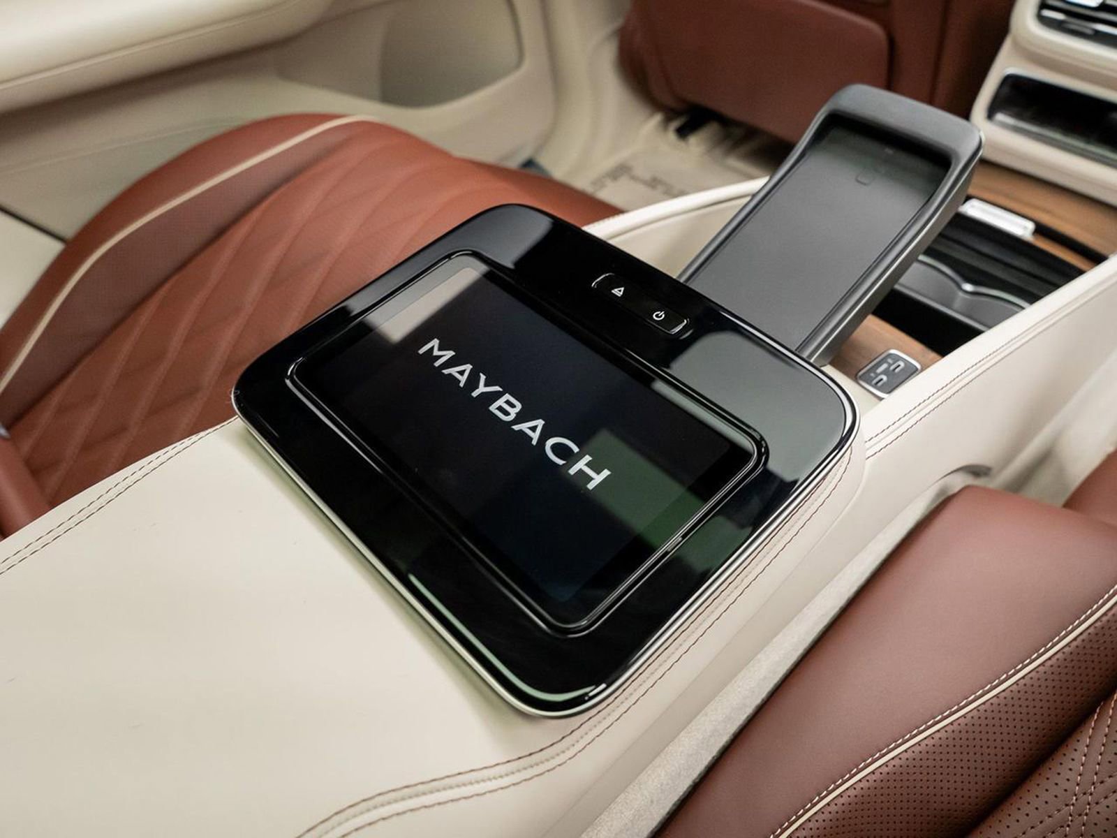 Used 2026 Mercedes-Benz Maybach GLS 600 4MATIC image 56