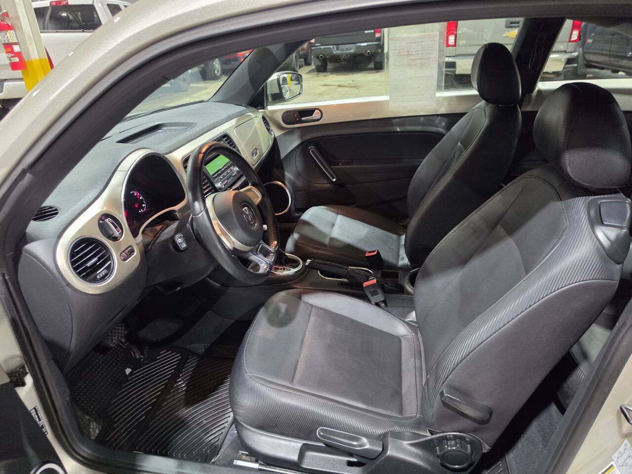 Used 2012 Volkswagen Beetle 2.5 FWD image 23